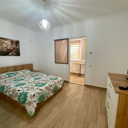 Militari Comfort Studio Roşu Dış mekan fotoğraf