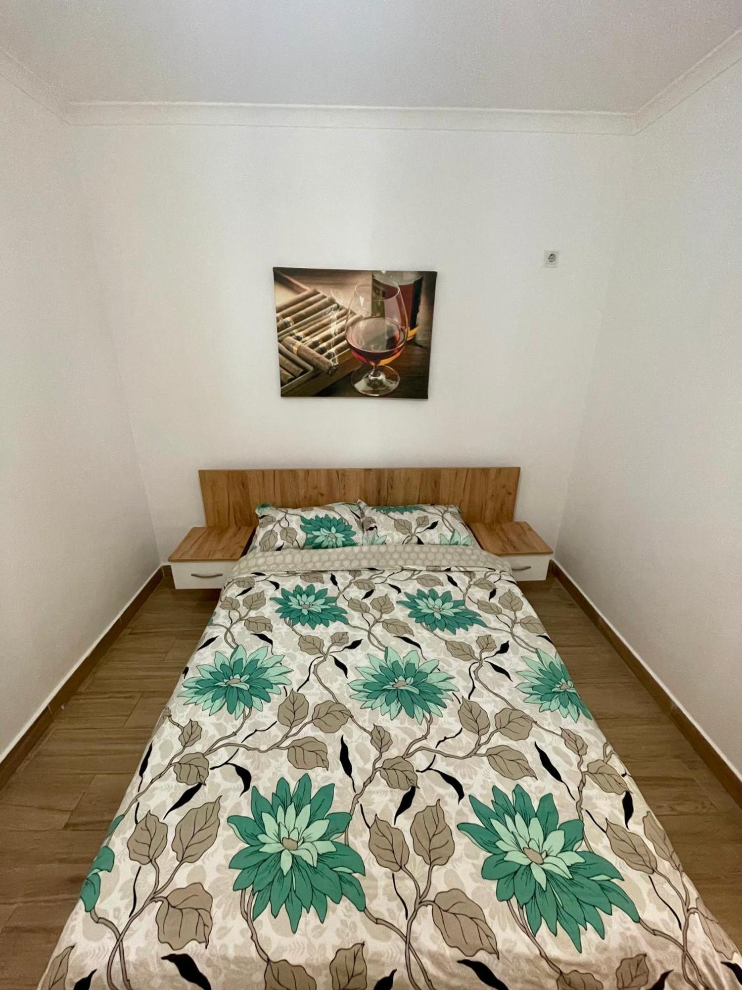 Militari Comfort Studio Roşu Dış mekan fotoğraf